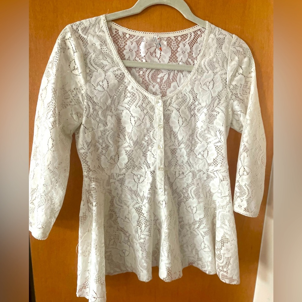 Delicate embroidered lace  blouse XS
